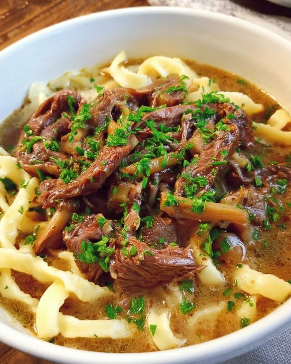 Slow Cooker Beef & Noodles